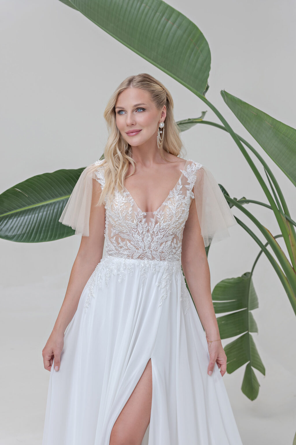 Amera Vera Light Kollektion 2025 Standesamtkleid ivory AL126 (6) Juno das Hochzeitshaus Brautmode Meinersen Wolfsburg Gifhorn