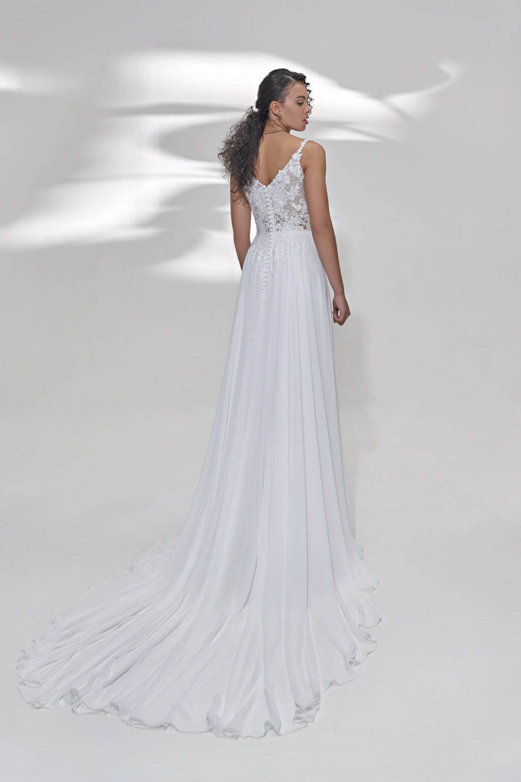 Lohrengel Light Kollektion 2025 Standesamtkleid LB321 3 Juno das Hochzeitshaus Hochzeitsmode Meinersen Wolfsburg Gifhorn