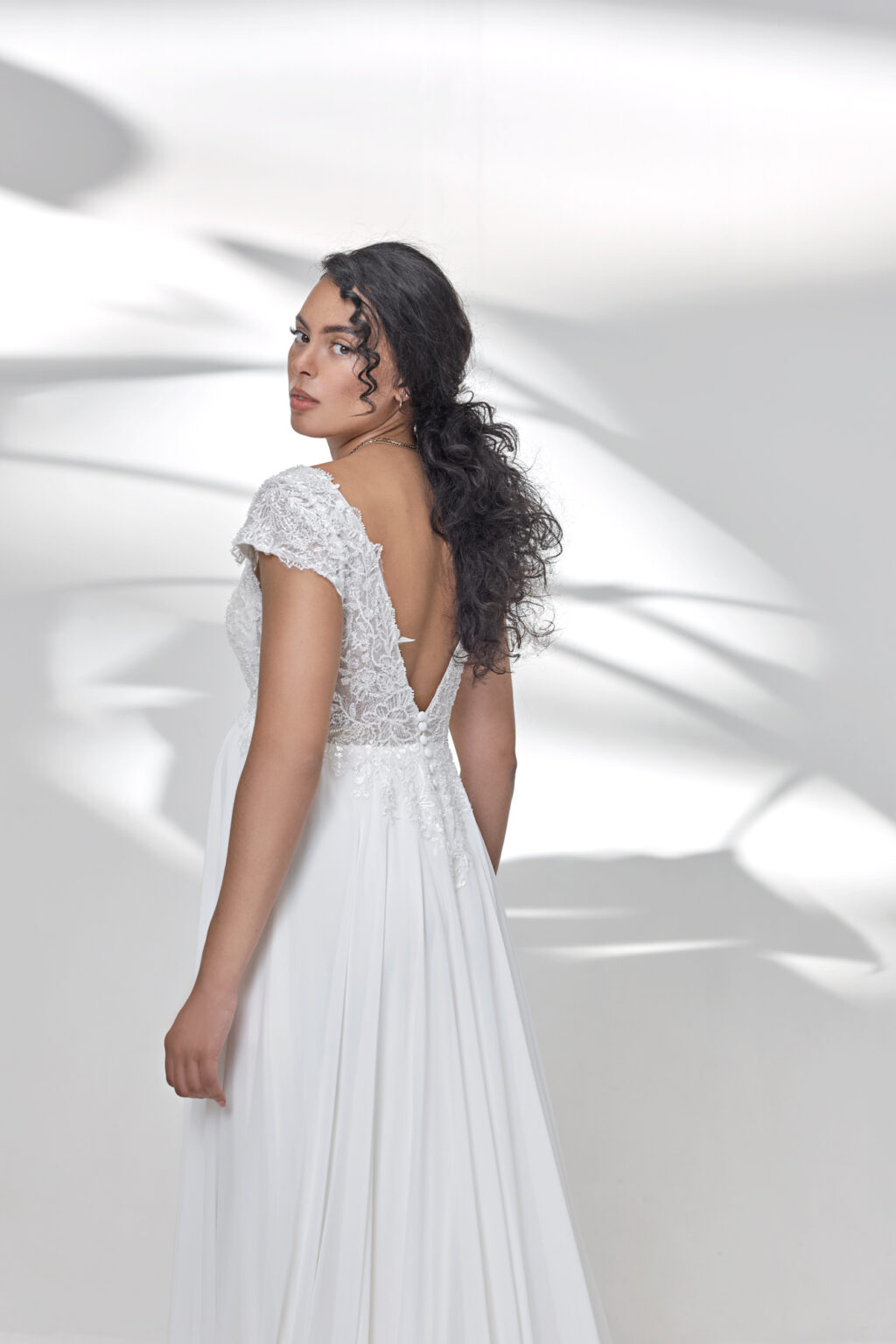 Lohrengel Light Kollektion 2025 Standesamtkleid LBS06 4 Juno das Hochzeitshaus Hochzeitsmode Meinersen Wolfsburg Gifhorn