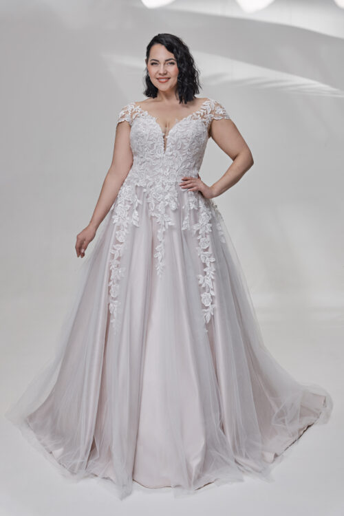 Molly Monroe by Lohrengel Kollektion 2025 Curvy Brautkleid LB503 1 Plus Size Brautkleid Juno das Hochzeitshaus Meinersen bei Braunschweig Wolfsburg