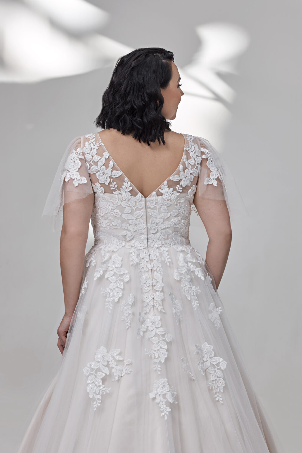 Molly Monroe by Lohrengel Kollektion 2025 Curvy Brautkleid LB505 4 Plus Size Brautkleid Juno das Hochzeitshaus Meinersen bei Braunschweig Wolfsburg