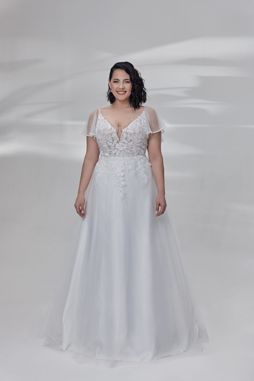 Molly Monroe by Lohrengel Kollektion 2025 Curvy Brautkleid LB506 1 Plus Size Brautkleid Juno das Hochzeitshaus Meinersen bei Braunschweig Wolfsburg