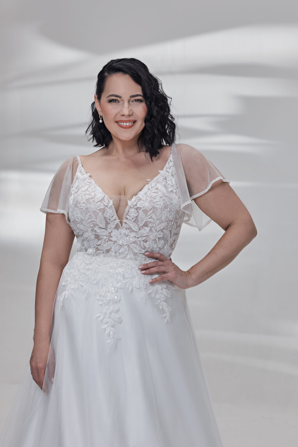 Molly Monroe by Lohrengel Kollektion 2025 Curvy Brautkleid LB506 2 Plus Size Brautkleid Juno das Hochzeitshaus Meinersen bei Braunschweig Wolfsburg