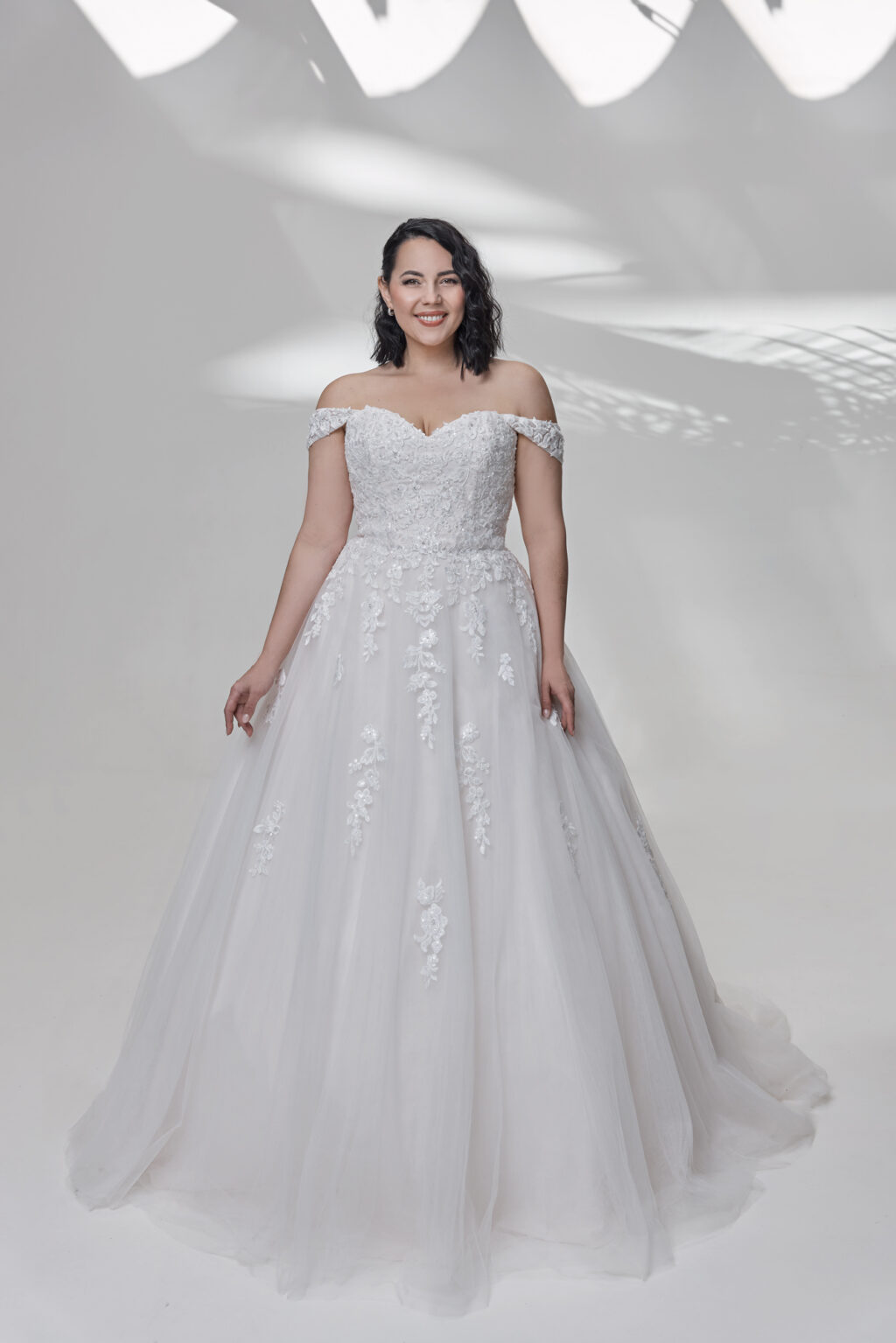 Molly Monroe by Lohrengel Kollektion 2025 Curvy Brautkleid LB511 1 Plus Size Brautkleid Juno das Hochzeitshaus Meinersen bei Braunschweig Wolfsburg