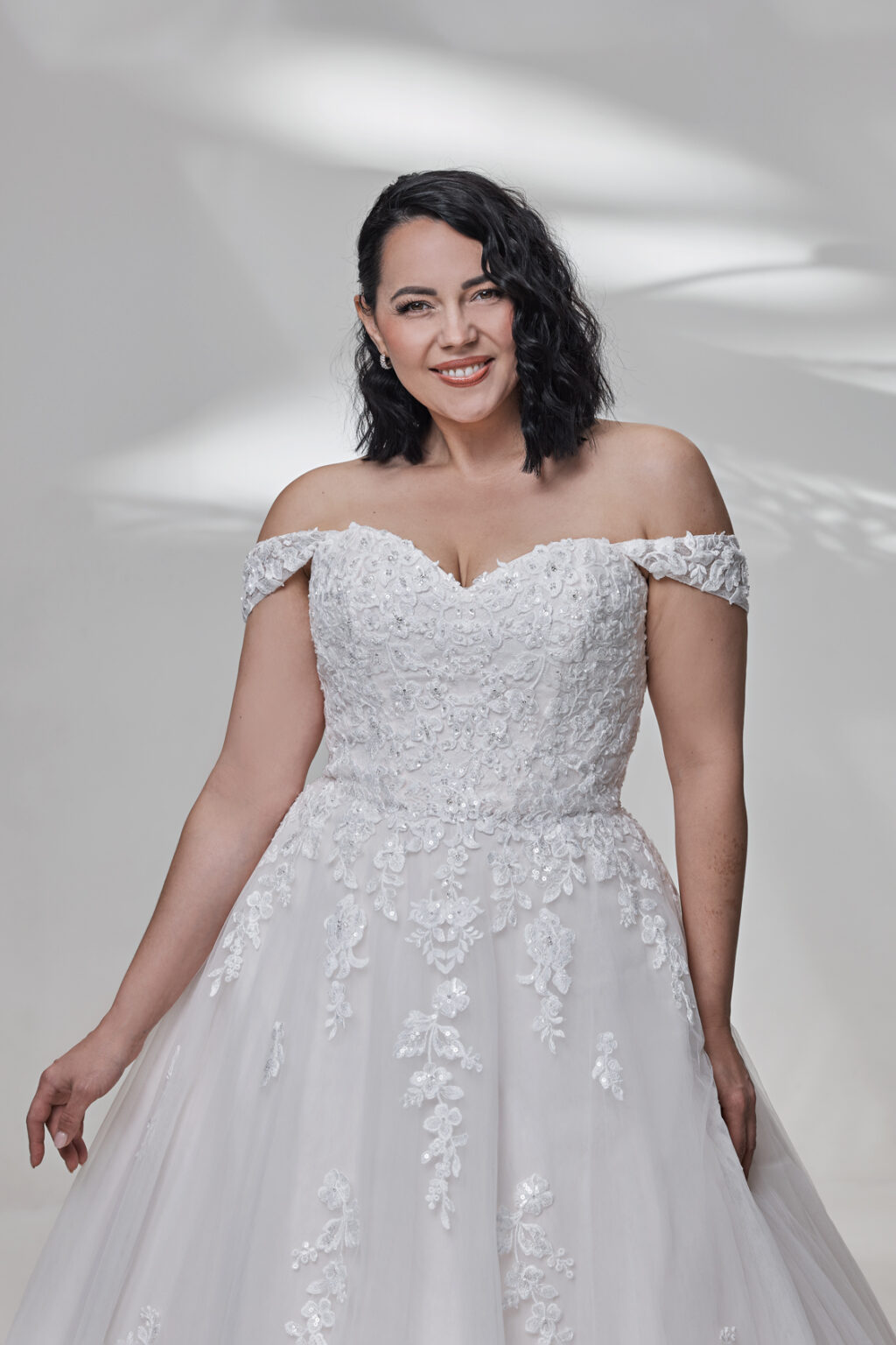 Molly Monroe by Lohrengel Kollektion 2025 Curvy Brautkleid LB511 2 Plus Size Brautkleid Juno das Hochzeitshaus Meinersen bei Braunschweig Wolfsburg