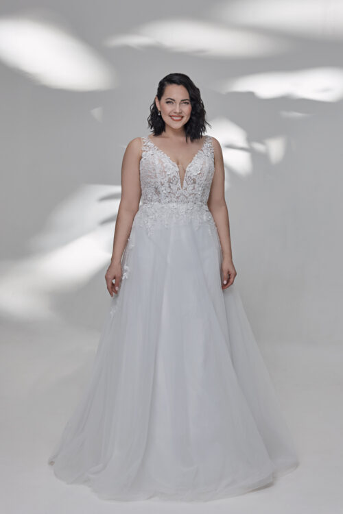 Molly Monroe by Lohrengel Kollektion 2025 Curvy Brautkleid LB514 1 Plus Size Brautkleid Juno das Hochzeitshaus Meinersen bei Braunschweig Wolfsburg