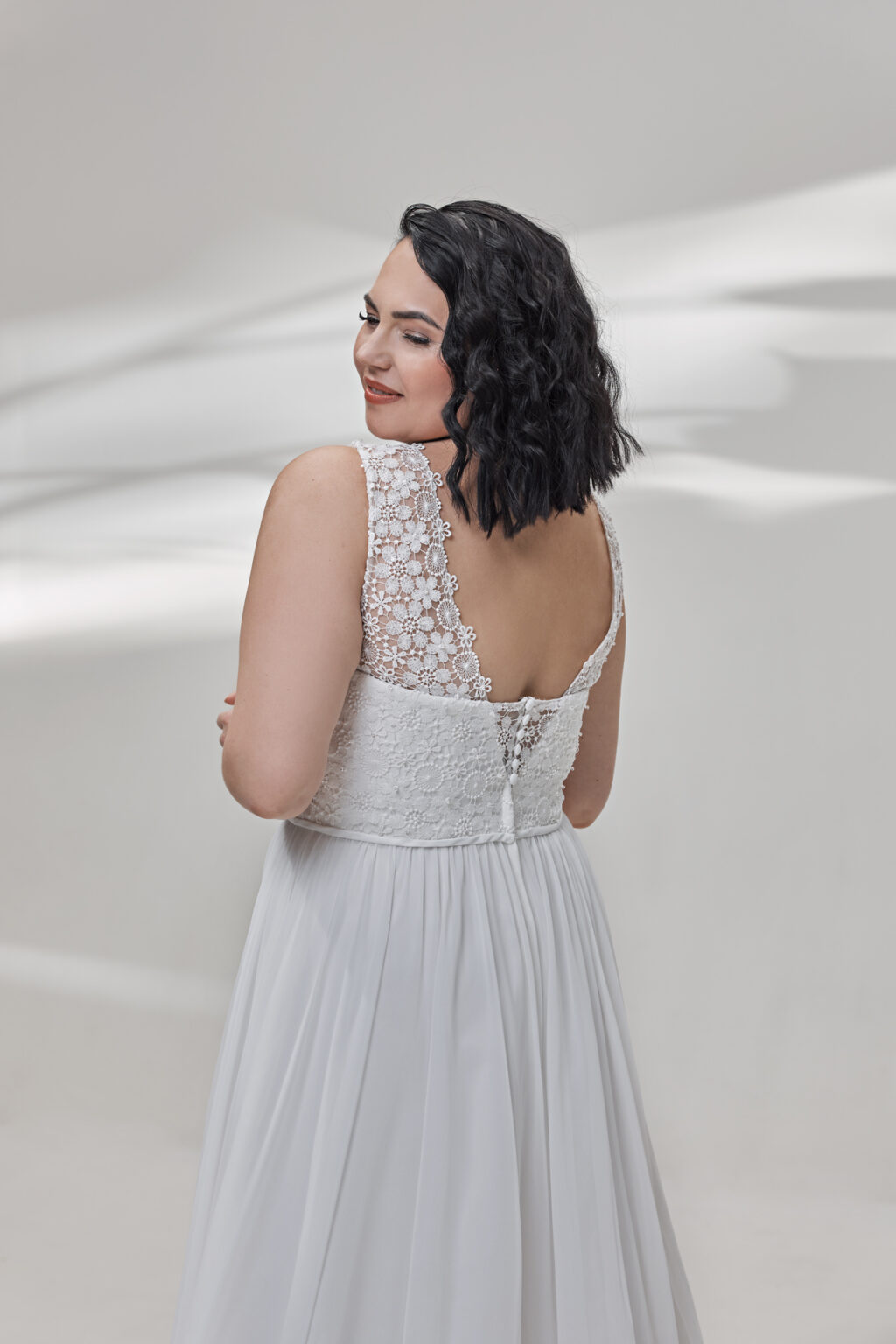 Molly Monroe by Lohrengel Kollektion 2025 Curvy Brautkleid LB535 6 Plus Size Brautkleid Juno das Hochzeitshaus Meinersen bei Braunschweig Wolfsburg